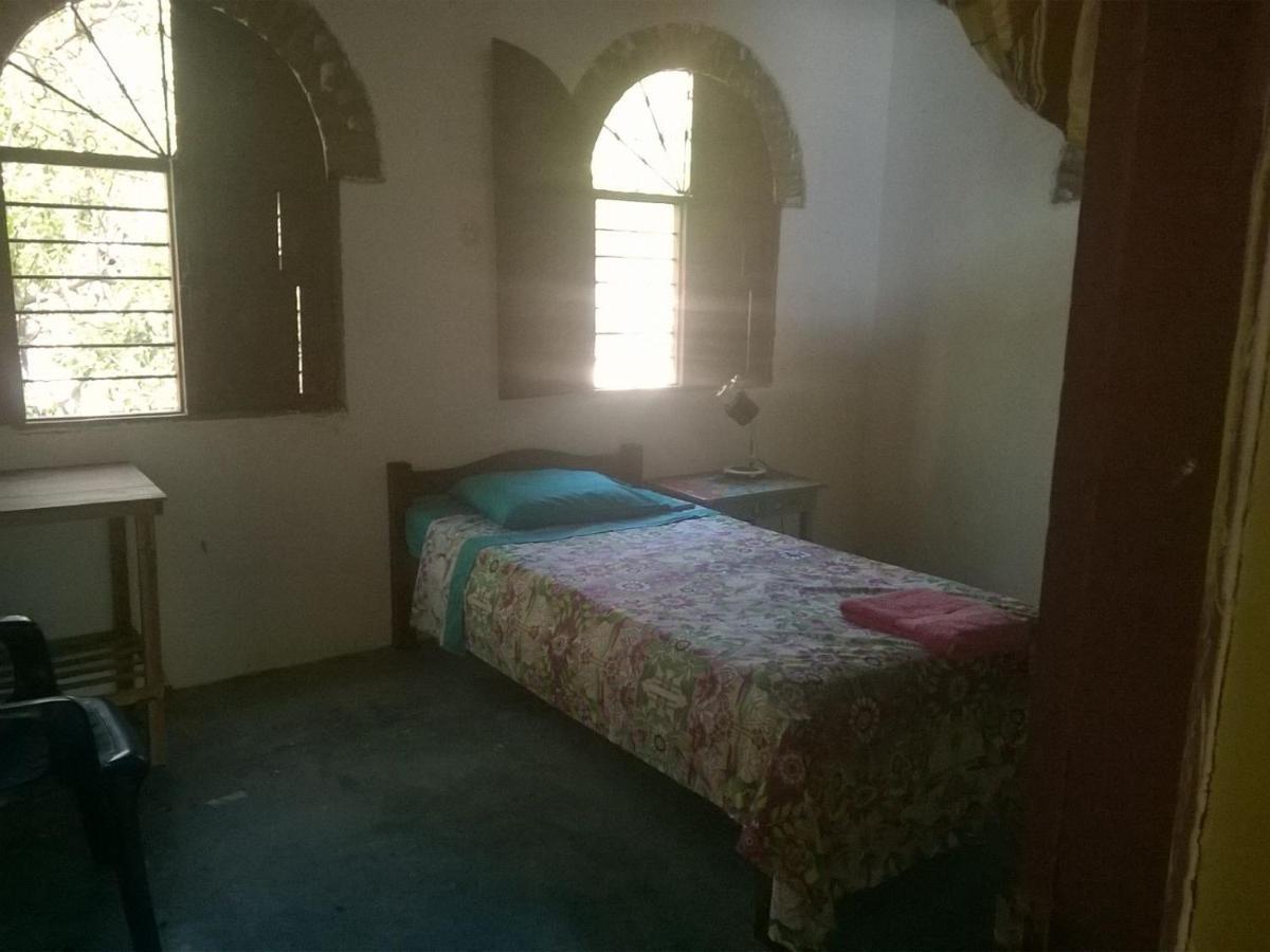 El Garaje Hostal Таганга Екстериор снимка