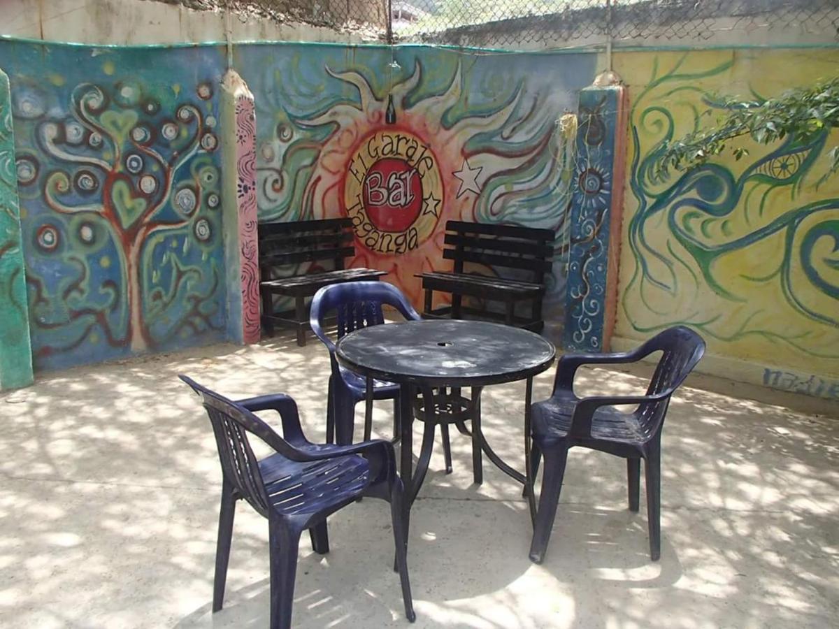 El Garaje Hostal Таганга Екстериор снимка