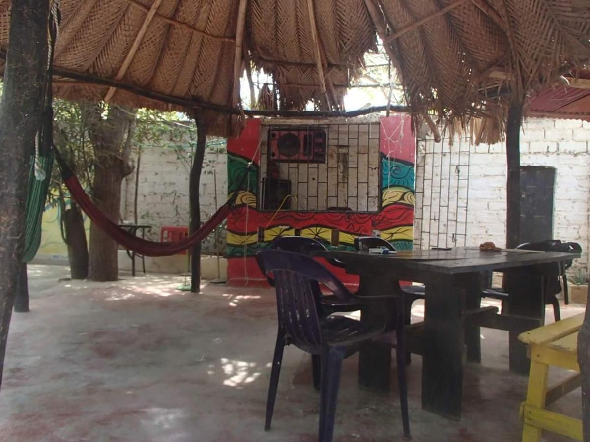 El Garaje Hostal Таганга Екстериор снимка